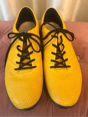 ECCO Men's Golf S-Lite Golf Shoes In Yellow US Size 8 EUC